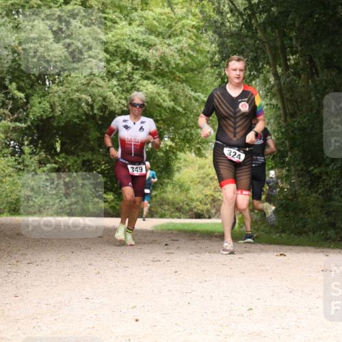 30.08.2026 - Elbe Triathlon Hamburg Antke Förster http://msf.ph/oto/10095744 30.08.2026 10:11:00 Laufen 349, 324 meine-sportfotos.de