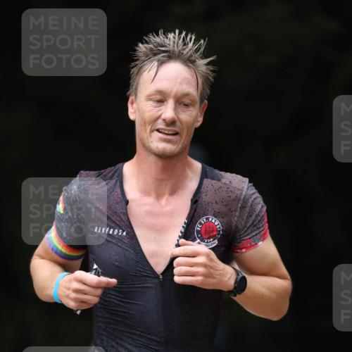 30.08.2026 - Elbe Triathlon Hamburg Antke Förster http://msf.ph/oto/10095753 30.08.2026 10:06:22 Laufen 326 meine-sportfotos.de