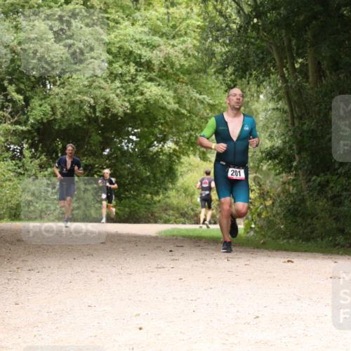 30.08.2026 - Elbe Triathlon Hamburg Antke Förster http://msf.ph/oto/10095754 30.08.2026 10:11:09 Laufen 201 meine-sportfotos.de