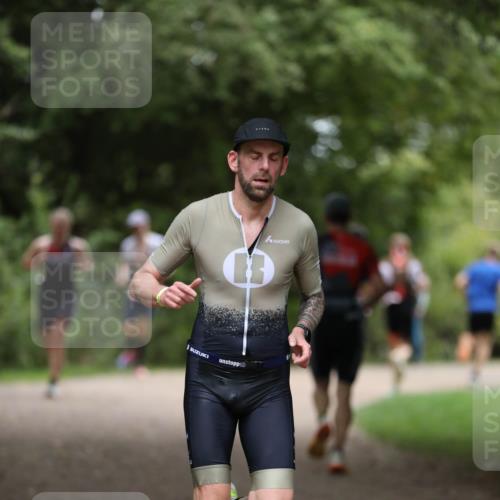 30.08.2026 - Elbe Triathlon Hamburg Antke Förster http://msf.ph/oto/10095771 30.08.2026 10:06:35 Laufen  meine-sportfotos.de
