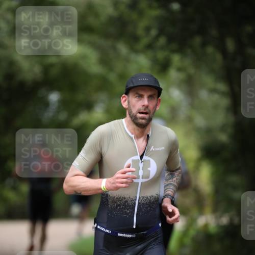 30.08.2026 - Elbe Triathlon Hamburg Antke Förster http://msf.ph/oto/10095773 30.08.2026 10:06:35 Laufen  meine-sportfotos.de