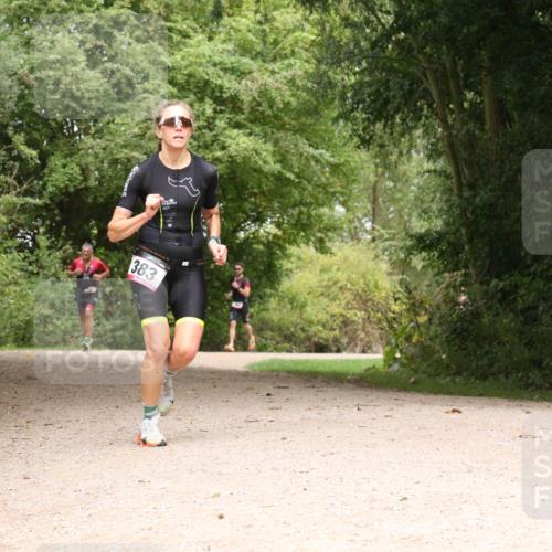 30.08.2026 - Elbe Triathlon Hamburg Antke Förster http://msf.ph/oto/10095774 30.08.2026 10:11:19 Laufen 383 meine-sportfotos.de