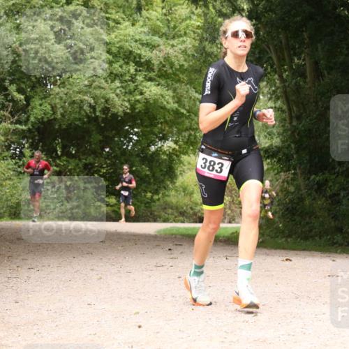 30.08.2026 - Elbe Triathlon Hamburg Antke Förster http://msf.ph/oto/10095776 30.08.2026 10:11:20 Laufen 383 meine-sportfotos.de