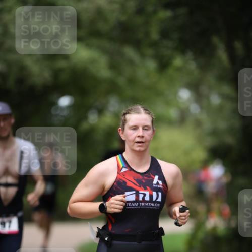 30.08.2026 - Elbe Triathlon Hamburg Antke Förster http://msf.ph/oto/10095781 30.08.2026 10:06:44 Laufen  meine-sportfotos.de