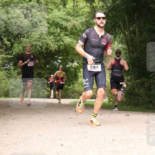 30.08.2026 - Elbe Triathlon Hamburg Antke Förster http://msf.ph/oto/10095792 30.08.2026 10:11:32 Laufen 227, 294 meine-sportfotos.de