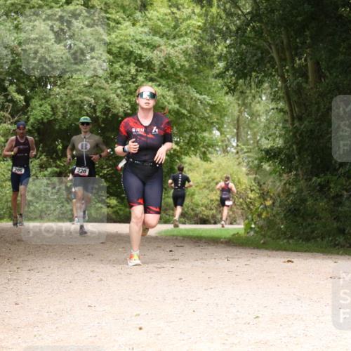 30.08.2026 - Elbe Triathlon Hamburg Antke Förster http://msf.ph/oto/10095806 30.08.2026 10:11:43 Laufen 206, 220 meine-sportfotos.de