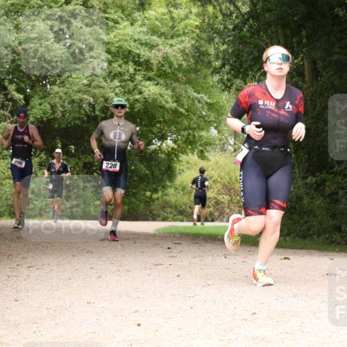 30.08.2026 - Elbe Triathlon Hamburg Antke Förster http://msf.ph/oto/10095808 30.08.2026 10:11:44 Laufen 206, 220 meine-sportfotos.de