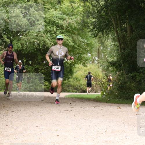 30.08.2026 - Elbe Triathlon Hamburg Antke Förster http://msf.ph/oto/10095810 30.08.2026 10:11:45 Laufen 206, 220 meine-sportfotos.de