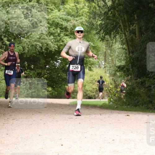30.08.2026 - Elbe Triathlon Hamburg Antke Förster http://msf.ph/oto/10095812 30.08.2026 10:11:46 Laufen 206, 220 meine-sportfotos.de