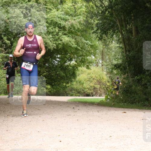 30.08.2026 - Elbe Triathlon Hamburg Antke Förster http://msf.ph/oto/10095818 30.08.2026 10:11:47 Laufen 206 meine-sportfotos.de