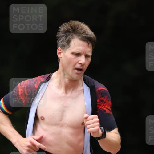 30.08.2026 - Elbe Triathlon Hamburg Antke Förster http://msf.ph/oto/10095819 30.08.2026 10:07:37 Laufen  meine-sportfotos.de