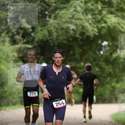 30.08.2026 - Elbe Triathlon Hamburg Antke Förster http://msf.ph/oto/10095821 30.08.2026 10:07:41 Laufen 271, 254 meine-sportfotos.de