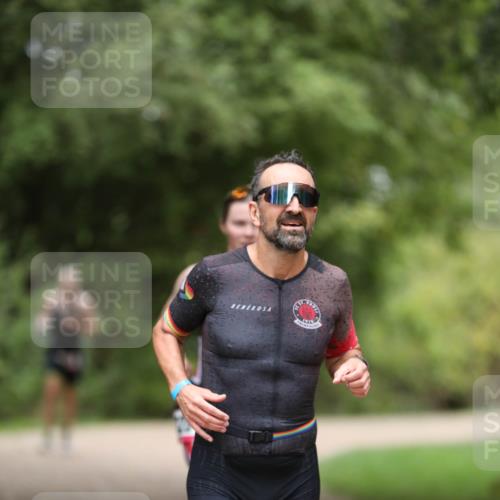 30.08.2026 - Elbe Triathlon Hamburg Antke Förster http://msf.ph/oto/10095841 30.08.2026 10:07:49 Laufen  meine-sportfotos.de