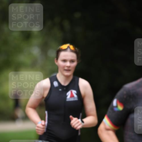 30.08.2026 - Elbe Triathlon Hamburg Antke Förster http://msf.ph/oto/10095843 30.08.2026 10:07:51 Laufen 28 meine-sportfotos.de