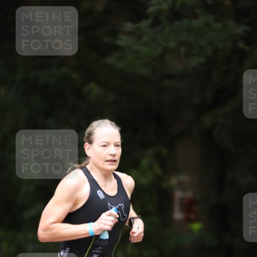 30.08.2026 - Elbe Triathlon Hamburg Antke Förster http://msf.ph/oto/10095853 30.08.2026 10:07:57 Laufen  meine-sportfotos.de