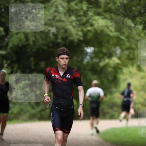 30.08.2026 - Elbe Triathlon Hamburg Antke Förster http://msf.ph/oto/10095857 30.08.2026 10:08:01 Laufen  meine-sportfotos.de