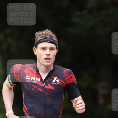 30.08.2026 - Elbe Triathlon Hamburg Antke Förster http://msf.ph/oto/10095863 30.08.2026 10:08:03 Laufen  meine-sportfotos.de