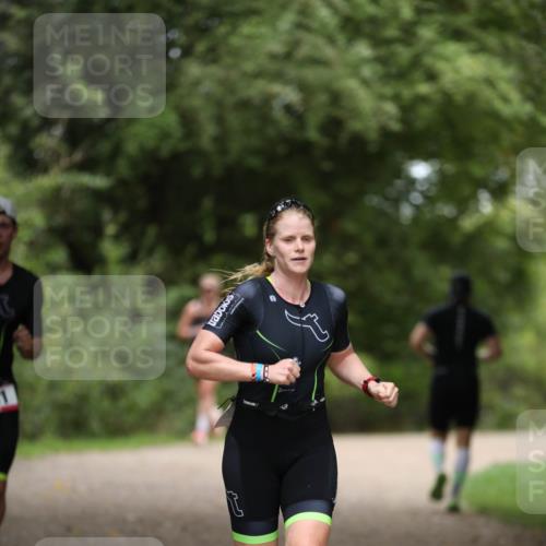 30.08.2026 - Elbe Triathlon Hamburg Antke Förster http://msf.ph/oto/10095865 30.08.2026 10:08:05 Laufen  meine-sportfotos.de
