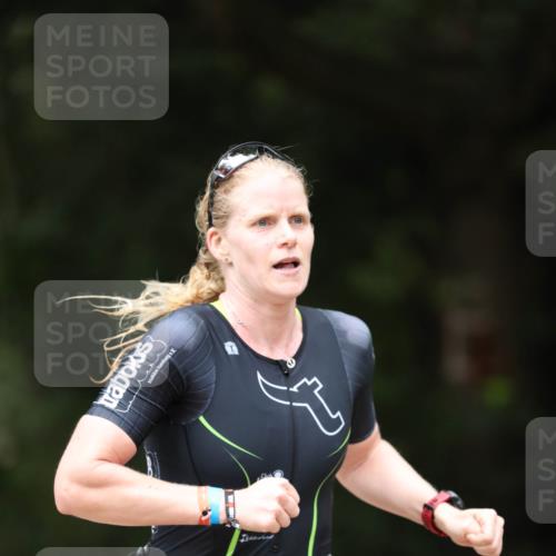 30.08.2026 - Elbe Triathlon Hamburg Antke Förster http://msf.ph/oto/10095871 30.08.2026 10:08:07 Laufen  meine-sportfotos.de