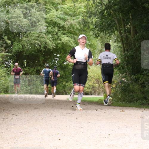 30.08.2026 - Elbe Triathlon Hamburg Antke Förster http://msf.ph/oto/10095876 30.08.2026 10:12:47 Laufen 302 meine-sportfotos.de
