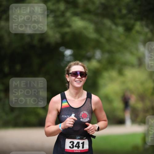 30.08.2026 - Elbe Triathlon Hamburg Antke Förster http://msf.ph/oto/10095881 30.08.2026 10:08:13 Laufen 1910, 341 meine-sportfotos.de