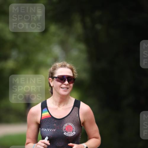 30.08.2026 - Elbe Triathlon Hamburg Antke Förster http://msf.ph/oto/10095883 30.08.2026 10:08:14 Laufen 341 meine-sportfotos.de