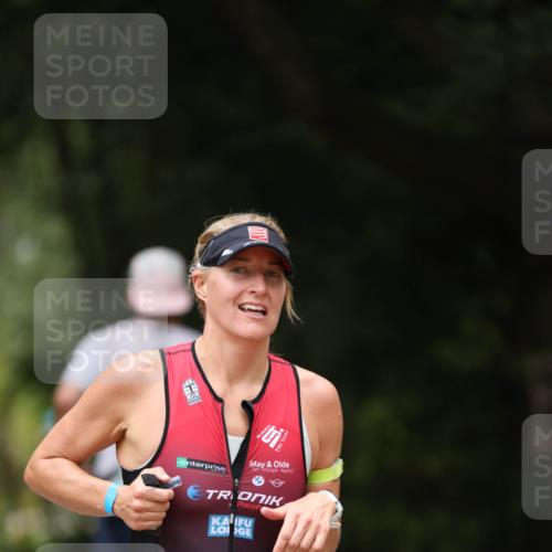 30.08.2026 - Elbe Triathlon Hamburg Antke Förster http://msf.ph/oto/10095915 30.08.2026 10:08:33 Laufen  meine-sportfotos.de