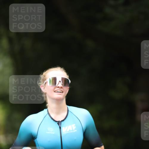 30.08.2026 - Elbe Triathlon Hamburg Antke Förster http://msf.ph/oto/10095933 30.08.2026 10:08:50 Laufen  meine-sportfotos.de