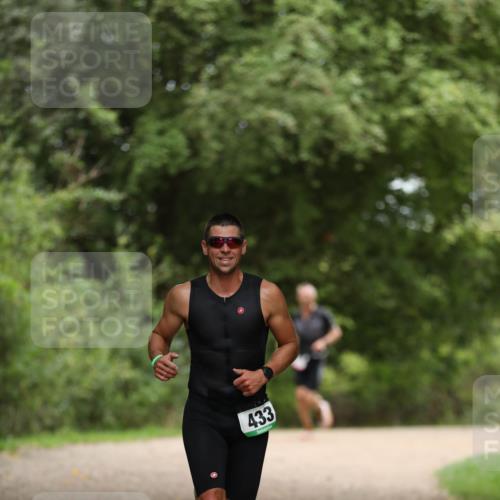 30.08.2026 - Elbe Triathlon Hamburg Antke Förster http://msf.ph/oto/10095937 30.08.2026 10:09:12 Laufen 433 meine-sportfotos.de