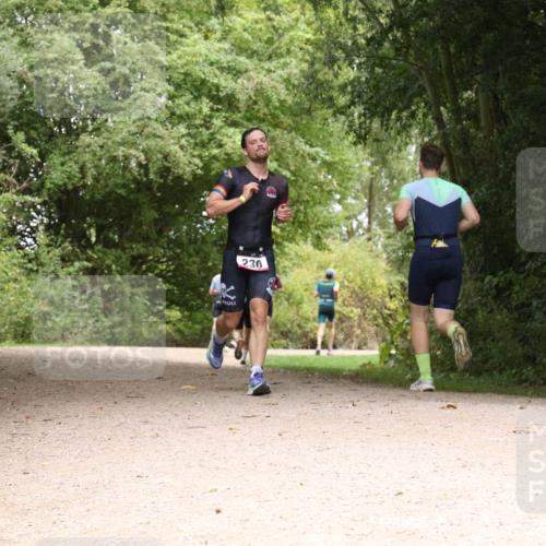 30.08.2026 - Elbe Triathlon Hamburg Antke Förster http://msf.ph/oto/10095976 30.08.2026 10:14:57 Laufen 230 meine-sportfotos.de