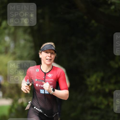 30.08.2026 - Elbe Triathlon Hamburg Antke Förster http://msf.ph/oto/10095989 30.08.2026 10:10:05 Laufen  meine-sportfotos.de