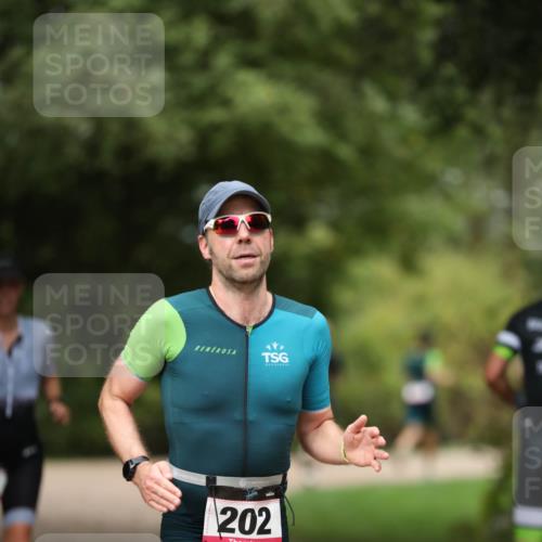 30.08.2026 - Elbe Triathlon Hamburg Antke Förster http://msf.ph/oto/10095999 30.08.2026 10:10:17 Laufen 202 meine-sportfotos.de