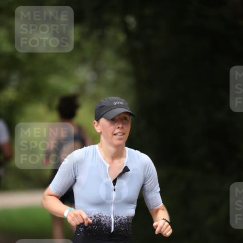 30.08.2026 - Elbe Triathlon Hamburg Antke Förster http://msf.ph/oto/10096005 30.08.2026 10:10:19 Laufen 366 meine-sportfotos.de