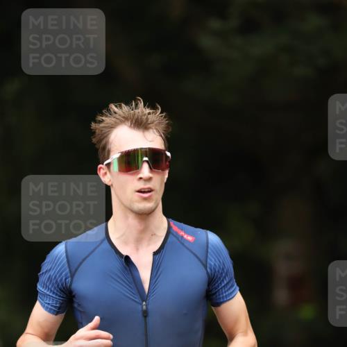 30.08.2026 - Elbe Triathlon Hamburg Antke Förster http://msf.ph/oto/10096019 30.08.2026 10:10:41 Laufen 231 meine-sportfotos.de