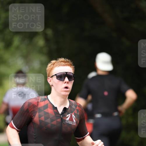 30.08.2026 - Elbe Triathlon Hamburg Antke Förster http://msf.ph/oto/10096027 30.08.2026 10:10:46 Laufen 223 meine-sportfotos.de