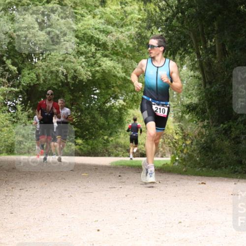 30.08.2026 - Elbe Triathlon Hamburg Antke Förster http://msf.ph/oto/10096030 30.08.2026 10:15:33 Laufen 210 meine-sportfotos.de