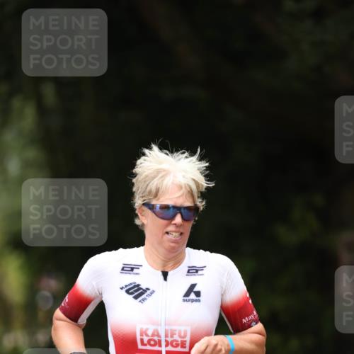 30.08.2026 - Elbe Triathlon Hamburg Antke Förster http://msf.ph/oto/10096053 30.08.2026 10:11:03 Laufen 349 meine-sportfotos.de