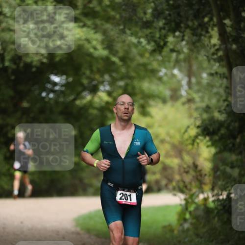 30.08.2026 - Elbe Triathlon Hamburg Antke Förster http://msf.ph/oto/10096057 30.08.2026 10:11:09 Laufen 201 meine-sportfotos.de