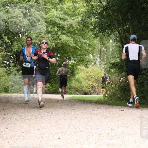 30.08.2026 - Elbe Triathlon Hamburg Antke Förster http://msf.ph/oto/10096058 30.08.2026 10:15:55 Laufen 432 meine-sportfotos.de