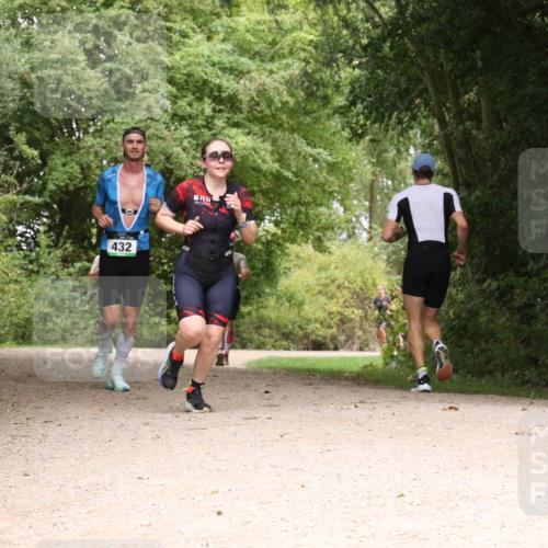 30.08.2026 - Elbe Triathlon Hamburg Antke Förster http://msf.ph/oto/10096060 30.08.2026 10:15:55 Laufen 0, 432 meine-sportfotos.de