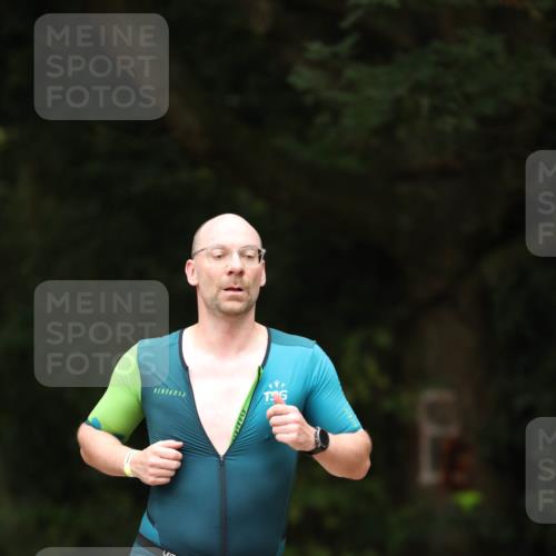 30.08.2026 - Elbe Triathlon Hamburg Antke Förster http://msf.ph/oto/10096061 30.08.2026 10:11:11 Laufen 201 meine-sportfotos.de