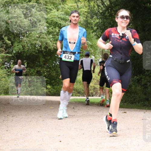 30.08.2026 - Elbe Triathlon Hamburg Antke Förster http://msf.ph/oto/10096064 30.08.2026 10:15:57 Laufen 432 meine-sportfotos.de