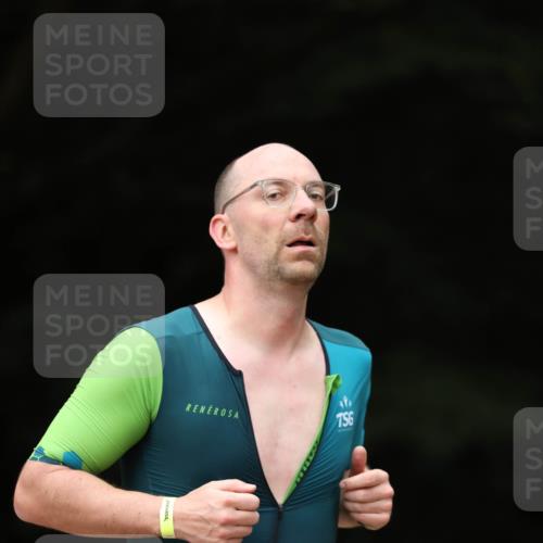 30.08.2026 - Elbe Triathlon Hamburg Antke Förster http://msf.ph/oto/10096065 30.08.2026 10:11:12 Laufen 201 meine-sportfotos.de