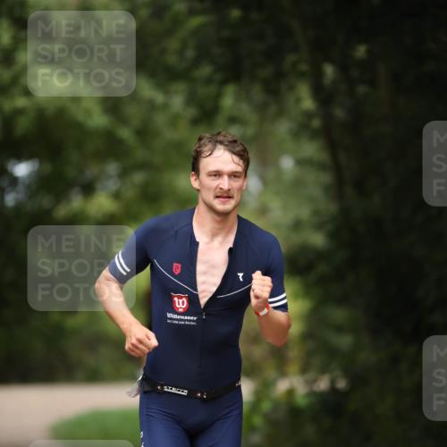 30.08.2026 - Elbe Triathlon Hamburg Antke Förster http://msf.ph/oto/10096067 30.08.2026 10:11:14 Laufen 3, 1, 0, 7 meine-sportfotos.de