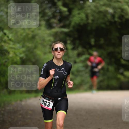 30.08.2026 - Elbe Triathlon Hamburg Antke Förster http://msf.ph/oto/10096075 30.08.2026 10:11:19 Laufen 383 meine-sportfotos.de