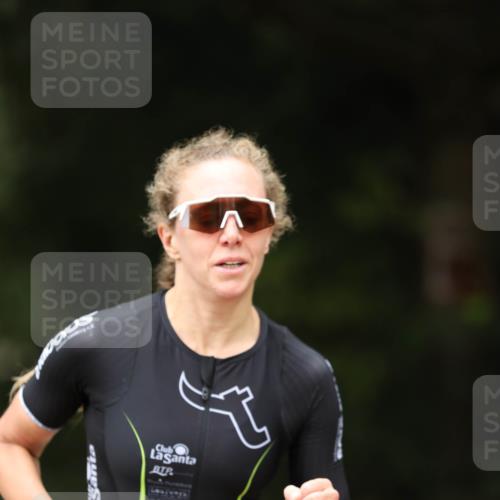30.08.2026 - Elbe Triathlon Hamburg Antke Förster http://msf.ph/oto/10096083 30.08.2026 10:11:22 Laufen 383 meine-sportfotos.de