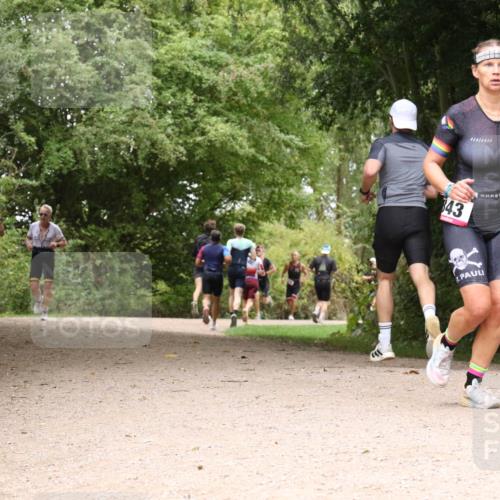 30.08.2026 - Elbe Triathlon Hamburg Antke Förster http://msf.ph/oto/10096086 30.08.2026 10:16:11 Laufen 390, 343, 1 meine-sportfotos.de