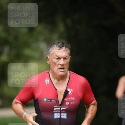 30.08.2026 - Elbe Triathlon Hamburg Antke Förster http://msf.ph/oto/10096091 30.08.2026 10:11:30 Laufen 3 meine-sportfotos.de