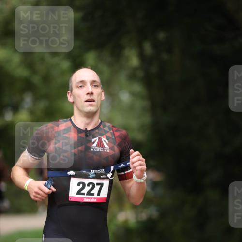 30.08.2026 - Elbe Triathlon Hamburg Antke Förster http://msf.ph/oto/10096101 30.08.2026 10:11:35 Laufen 227 meine-sportfotos.de