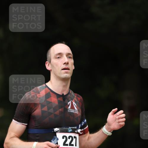 30.08.2026 - Elbe Triathlon Hamburg Antke Förster http://msf.ph/oto/10096103 30.08.2026 10:11:36 Laufen 221 meine-sportfotos.de